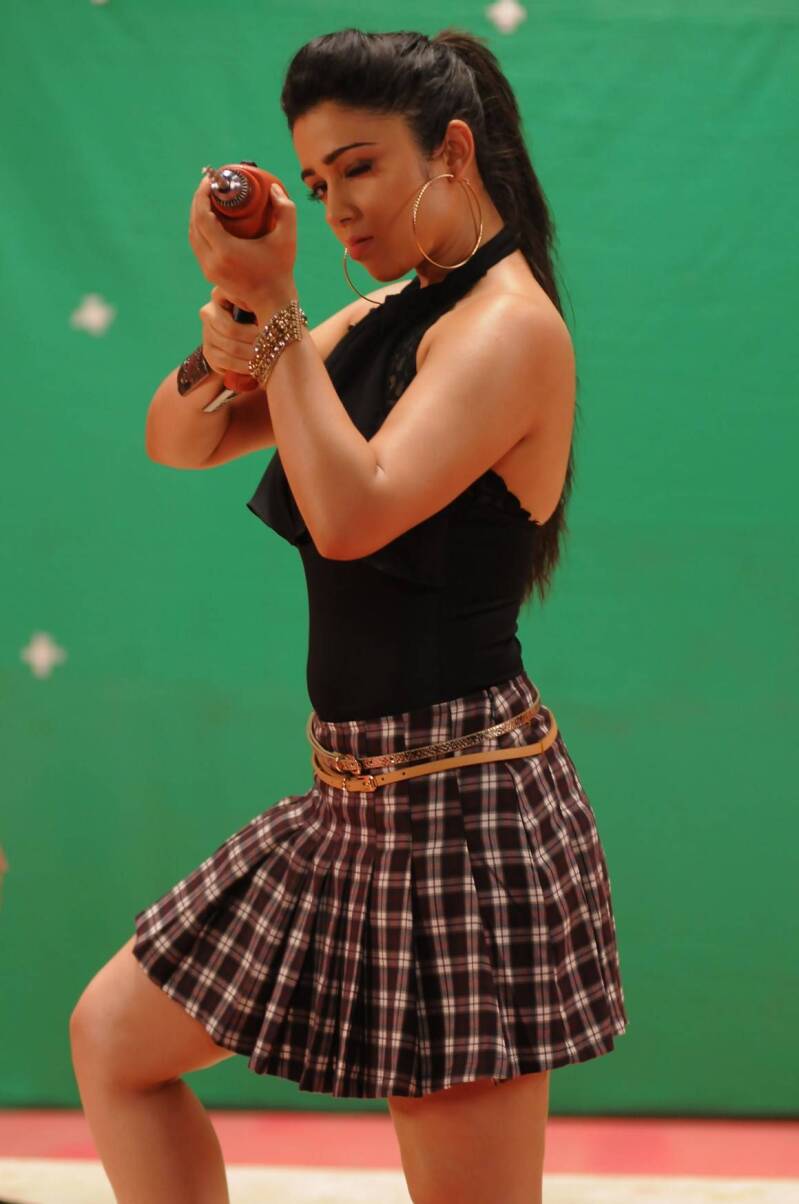 charmi-spicy-exposing-short-skirt-mantra-2-movie-standard.jpg