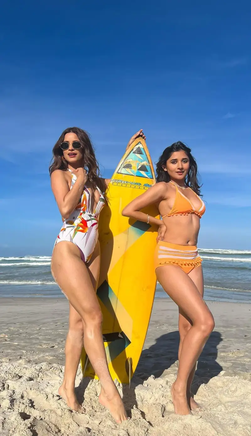 chetna-pande-and-kanika-kapoor-during-khatron-ke-khiladi-season-12-promotional-video-shoot-2022-standard.webp