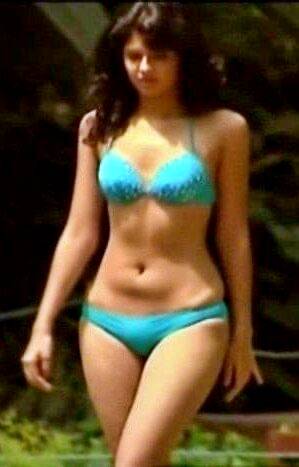 deeksha-seth-in-bikini-navel-show_w299_h467-standard.jpg