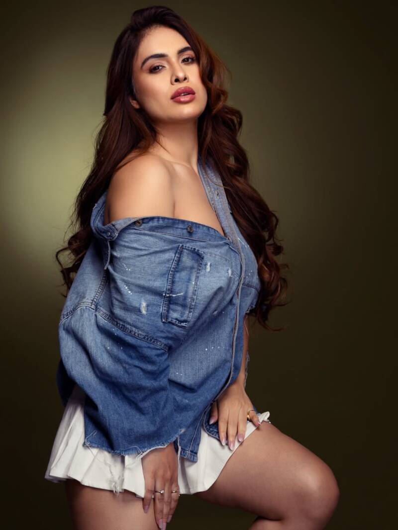 neha-malik-in-white-mini-skirt-hot-photoshoot-images-2-standard.jpg