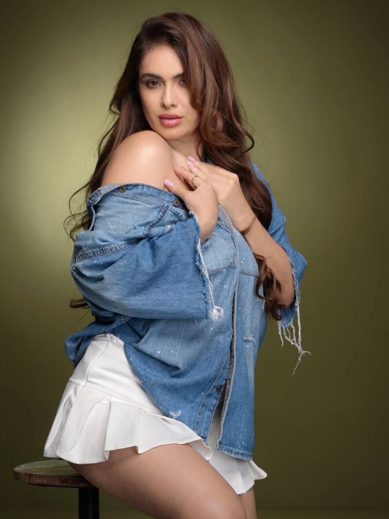 neha-malik-in-white-mini-skirt-hot-photoshoot-images-5-standard.jpg