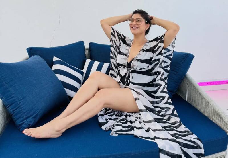 Neha Swami's milky hot thigh and legs 