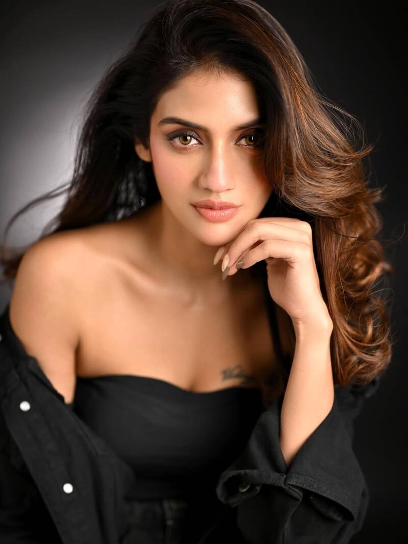 nushrat-jahan-damn-hot-showing-milky-thighs-in-photoshoots4-standard.jpg