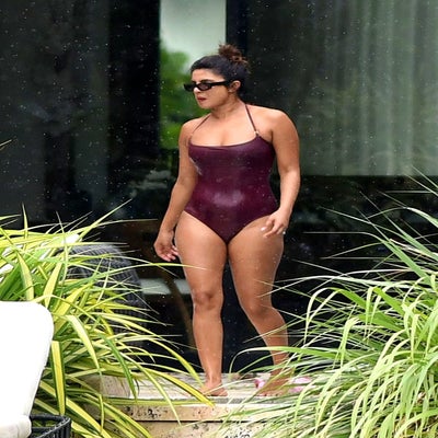 priyanka-chopra-in-a-bikini-08-03-2019-3-standard-552ugf.jpg