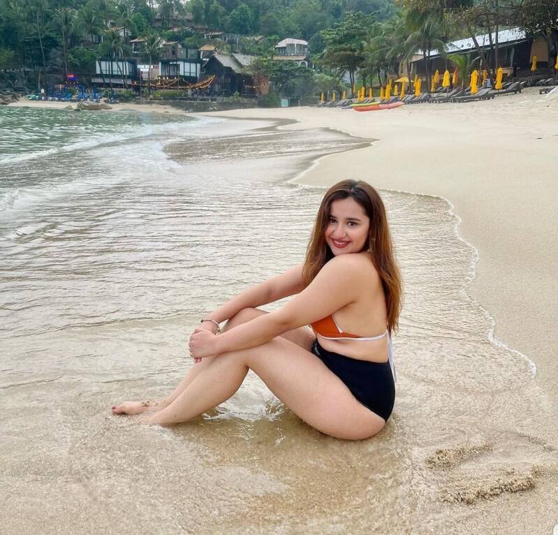 Sanaya Pithawala hot bikini on the beach