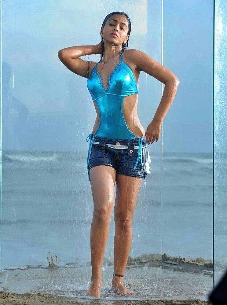 shriya93-standard.jpg