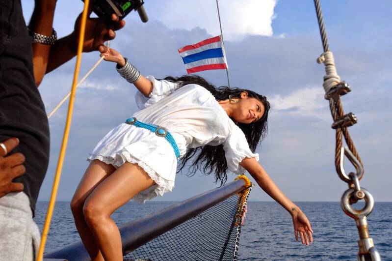 shruti-hassan-in-tamil-film-7th-sense-10-standard.jpg