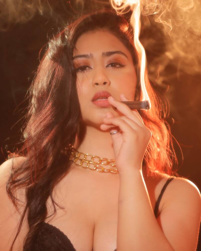 Priyanka Khatwani beautiful 