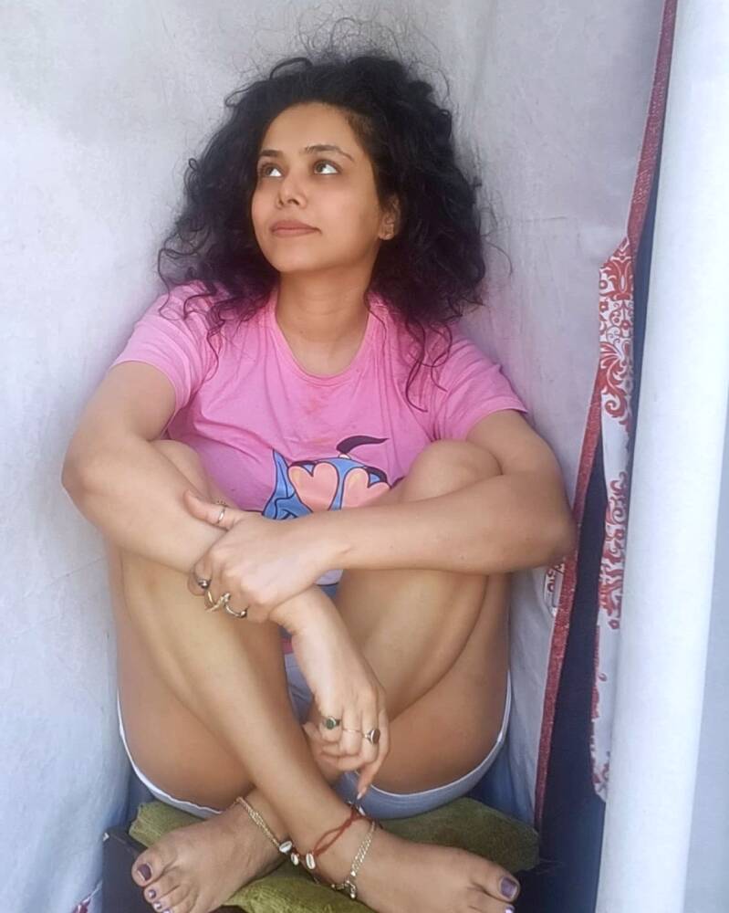 Vaishnavi Dhanraj hot thigh 