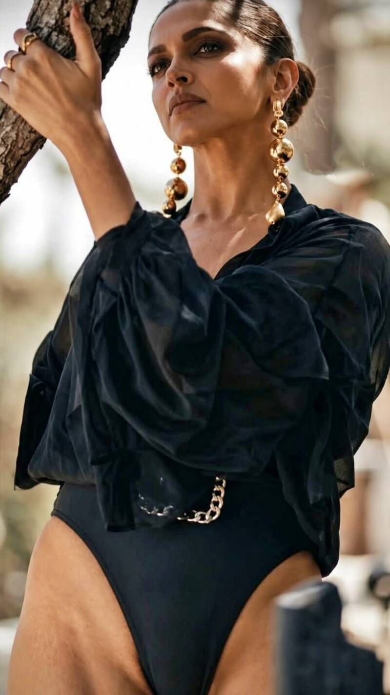 Deepika Padukone panty 