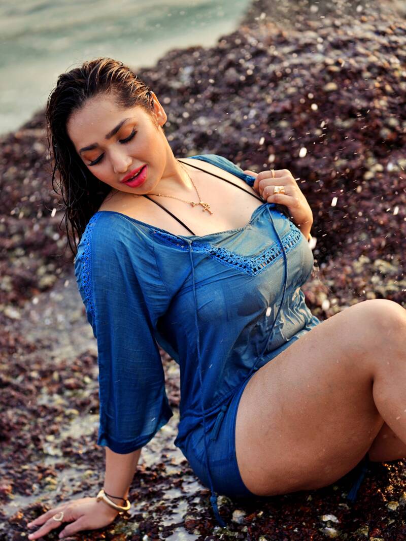 Aditi Mistri hot on the beach 