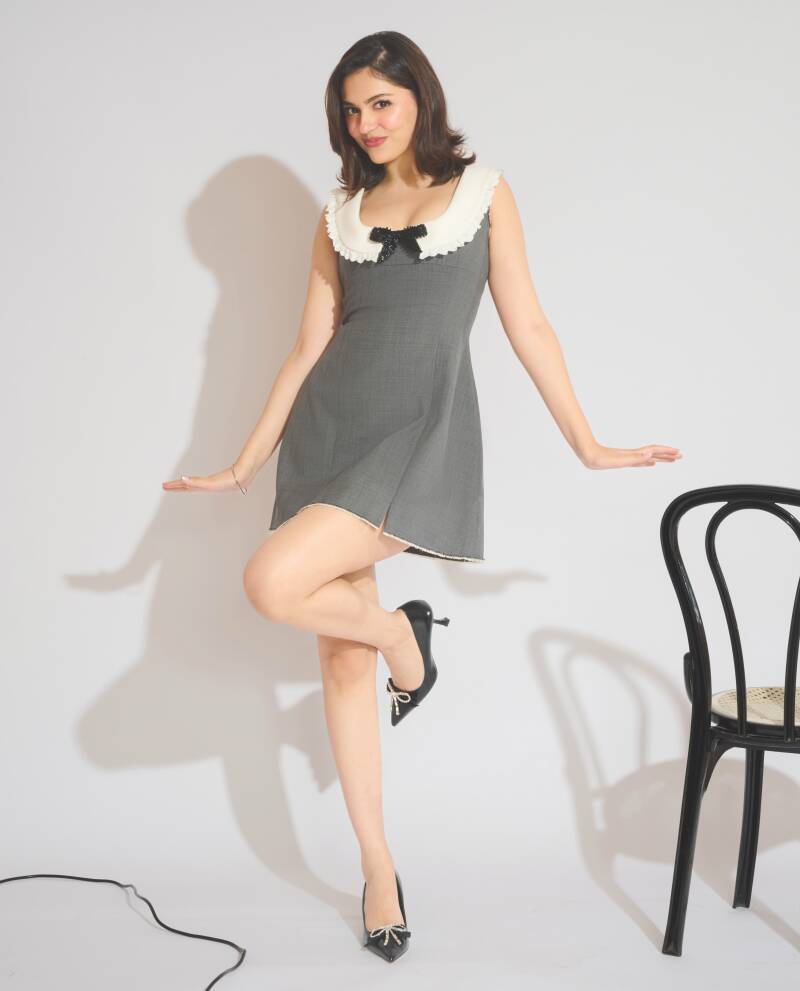 Saiyaara Actress Aneet Padda stunning hot in grey frock 