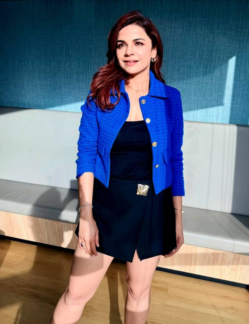 swedha-baahal-cricket-ipl-presenter-hot-legs-show-2-standard.jpg