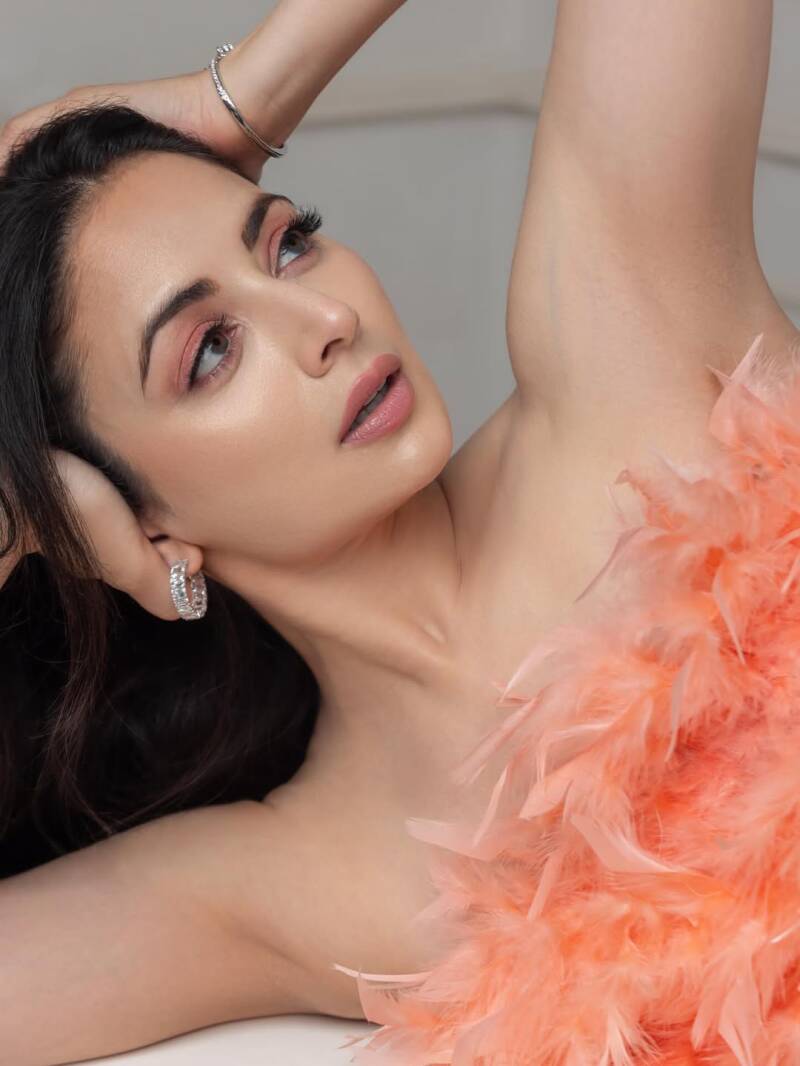 zoya-afroz-face-beauty-standard.jpg