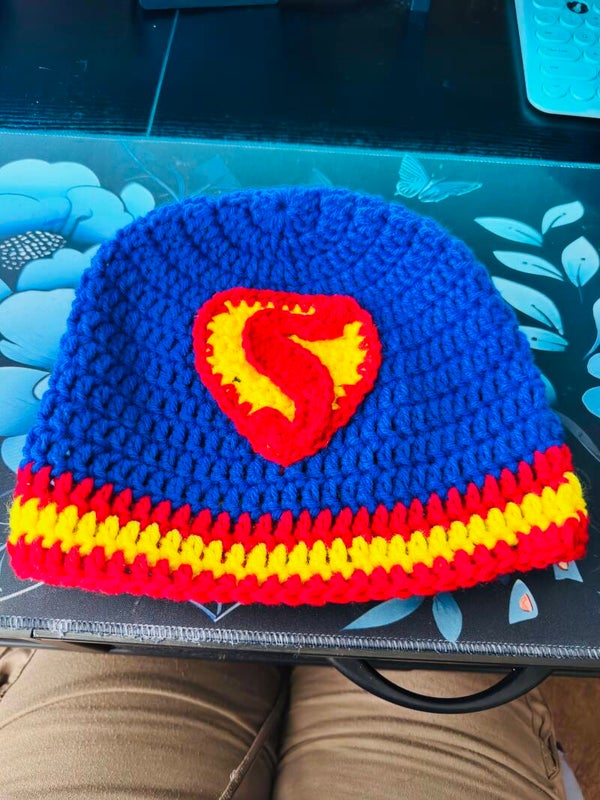 Super-man crotchet hat