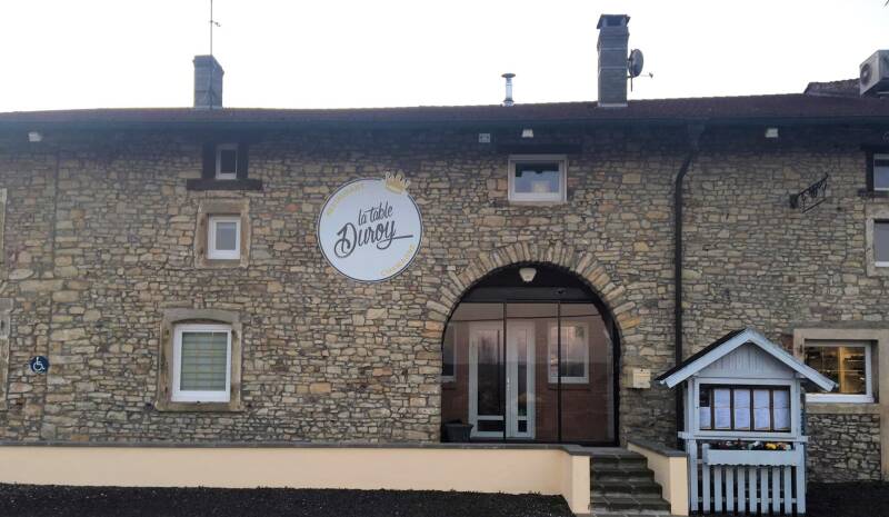 restaurantlatableduroychamagne.jpg