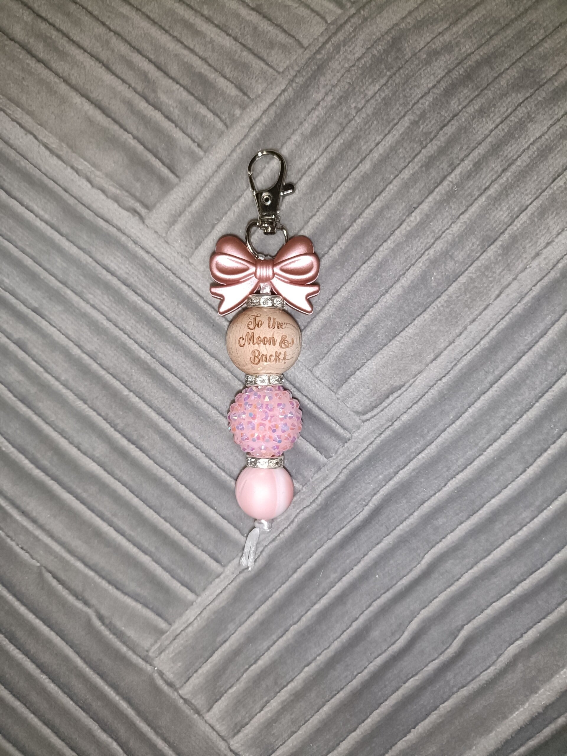 Sleutelhanger to the moon and back