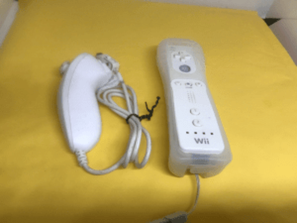 wii remote with nunchuck