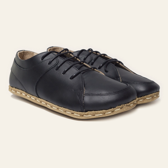 Ladies sneakers black