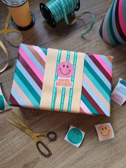 Inpakset cadeautje 30 cm