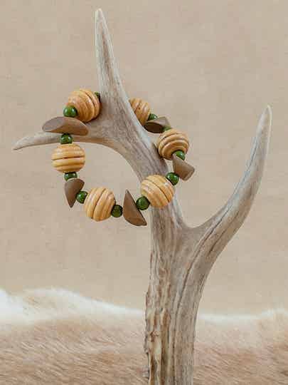 A53 Bijzonder vormgegeven houten kralen