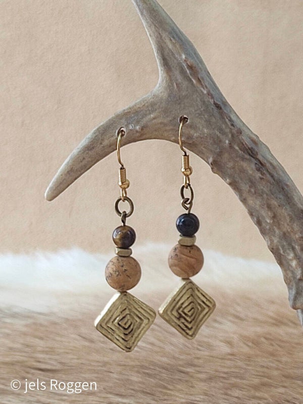 Tijgeroog, kokos en Wood Lace