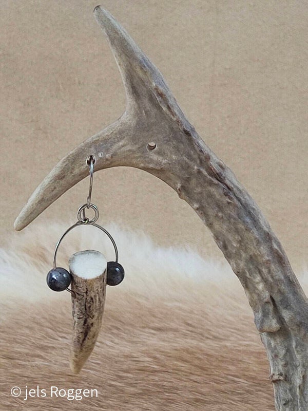 Ring met gewei puntje en grijze Jasper