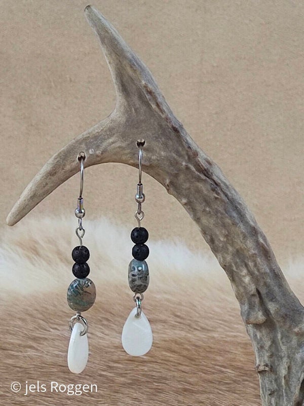 Lavasteen met Aqua Terra Jasper en schelp