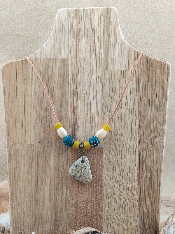 L46 handgemaakte glaskralen, houten kralen en een hanger van getrommelde natuursteen