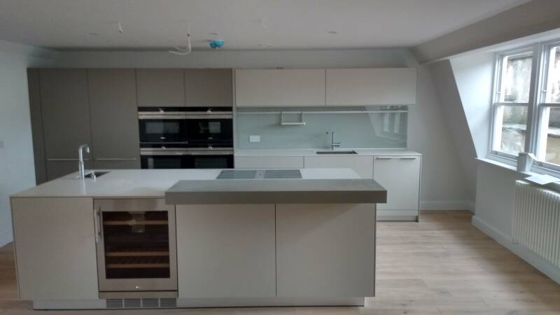 Handle less kitchen install