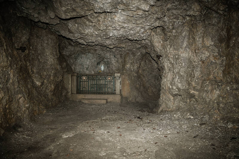 Cavità  con l&#039;altare