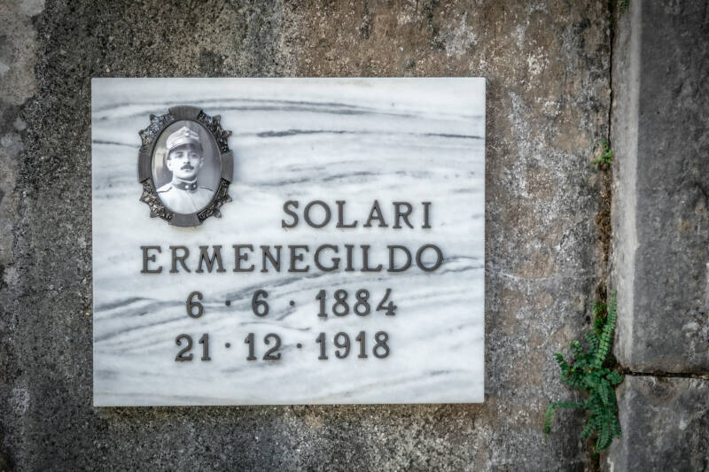 Tomba di un ufficiale della Grande Guerra 