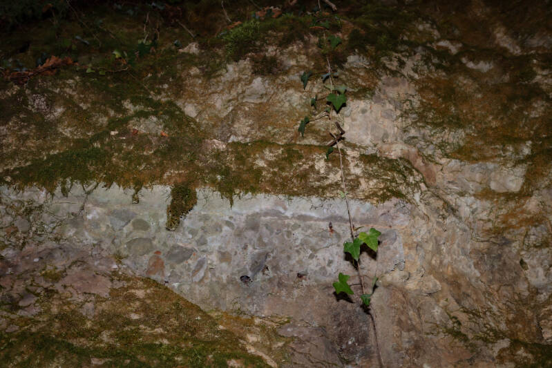 Altro cemento in grotta Mozci 