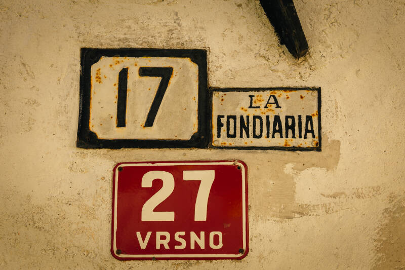 La casa di Gregorčič con ancora il numero civico dell&#039;epoca italiana