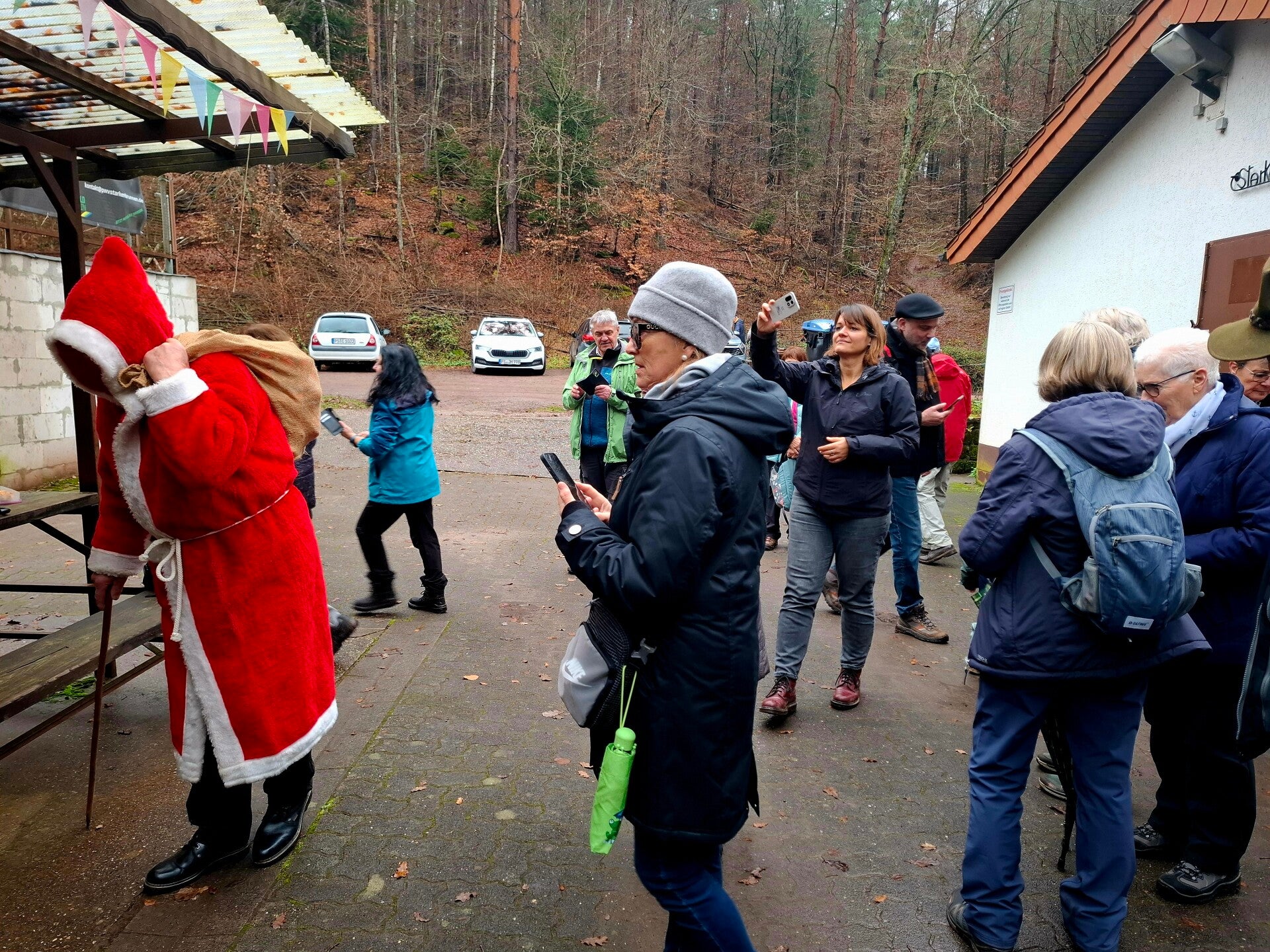 2025-12-07-nikolauswanderung-29-standard.jpg