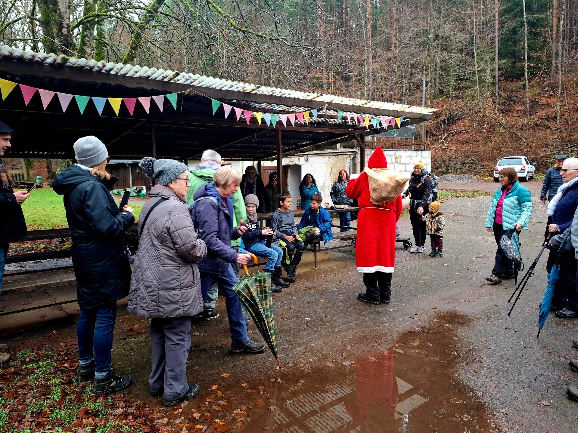 2025-12-07-nikolauswanderung-31-standard.jpg