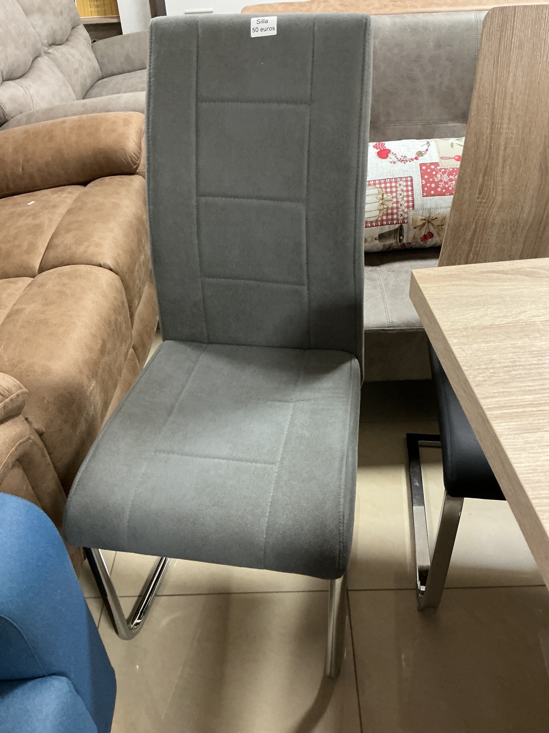-silla gris
