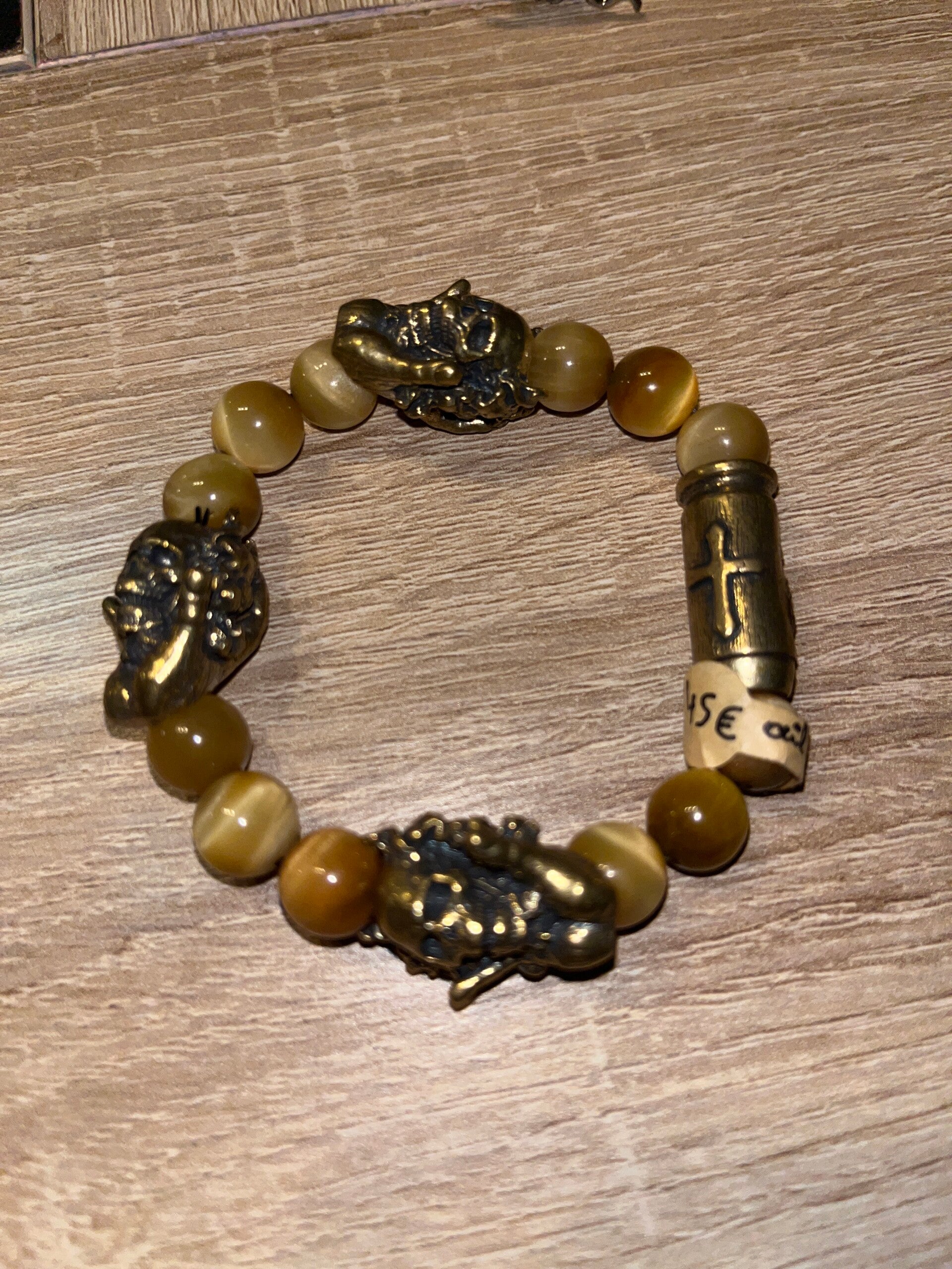 Œil de tigre États Unis ( 16 cm )