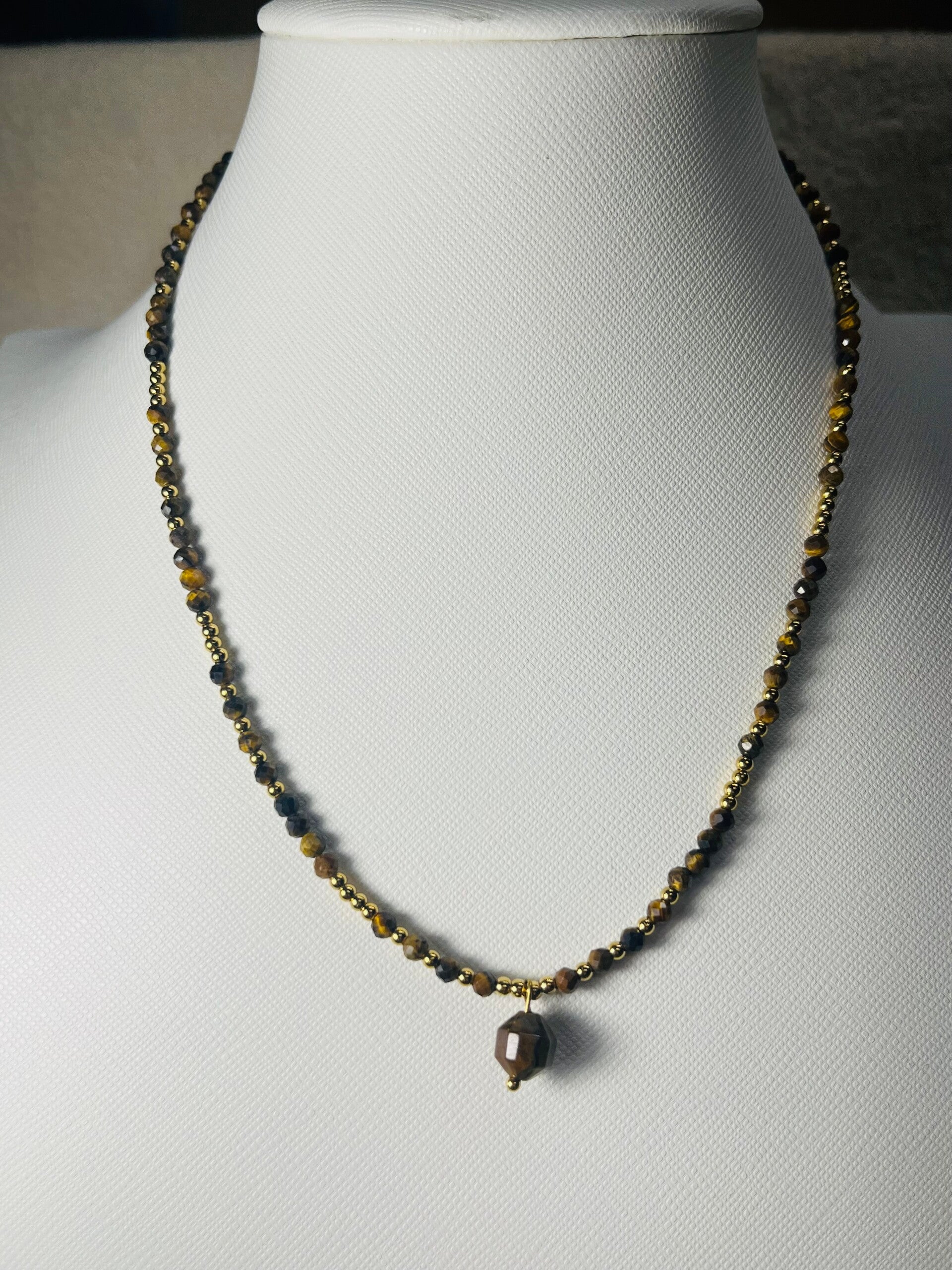 Collier œil de tigre raffiné acier inoxydable