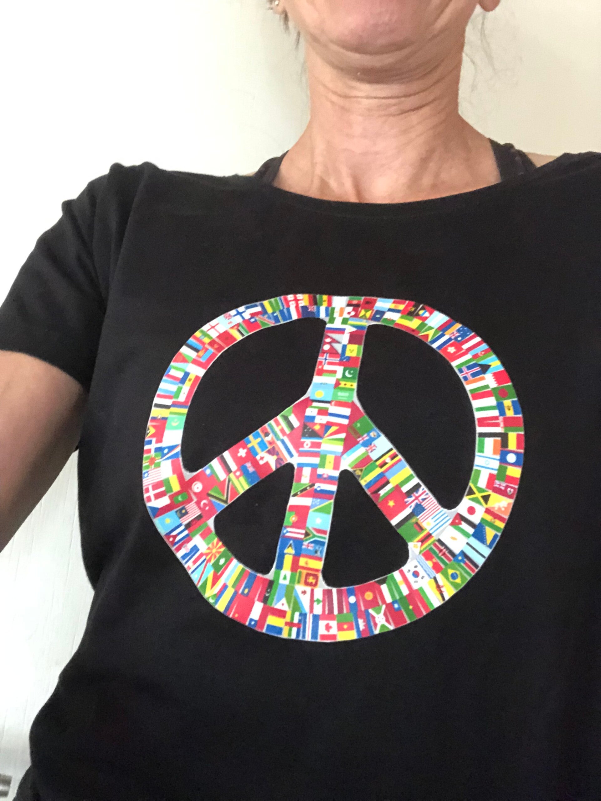 Shirt vredesteken vlaggen