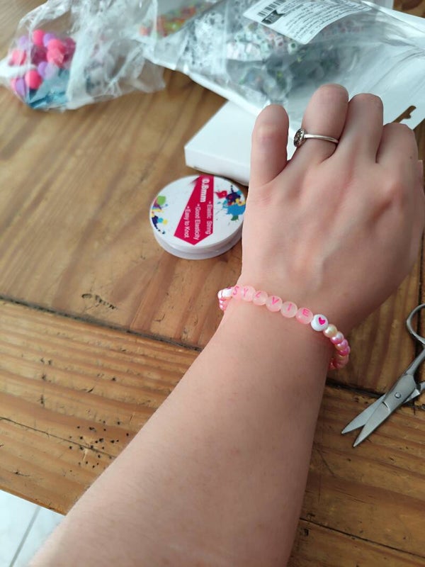 Bracelet perle  nacrée prénom lumineux