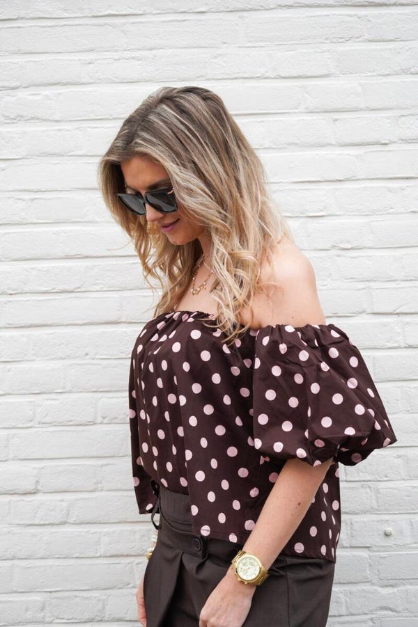 Offshoulder top polka