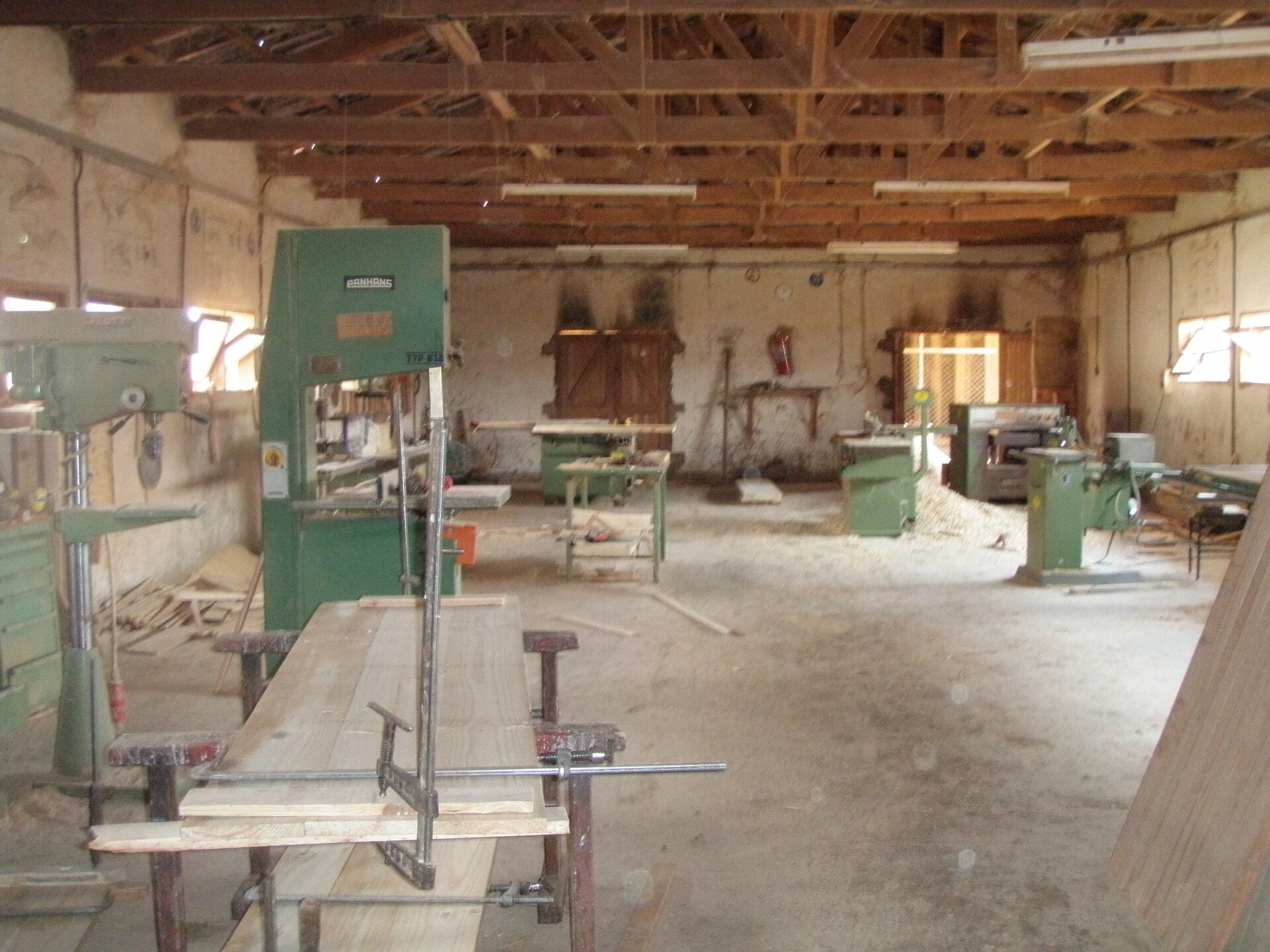 Carpentry workshop before renovation