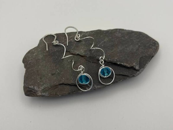 Spiral earrings with crystal