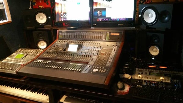 AwmonyStudio 01