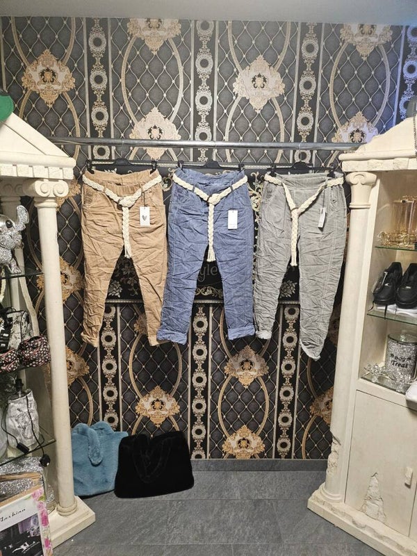 Hose mit Gürtel