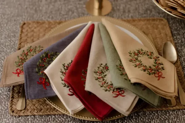 Bestickte Weihnachtsservietten