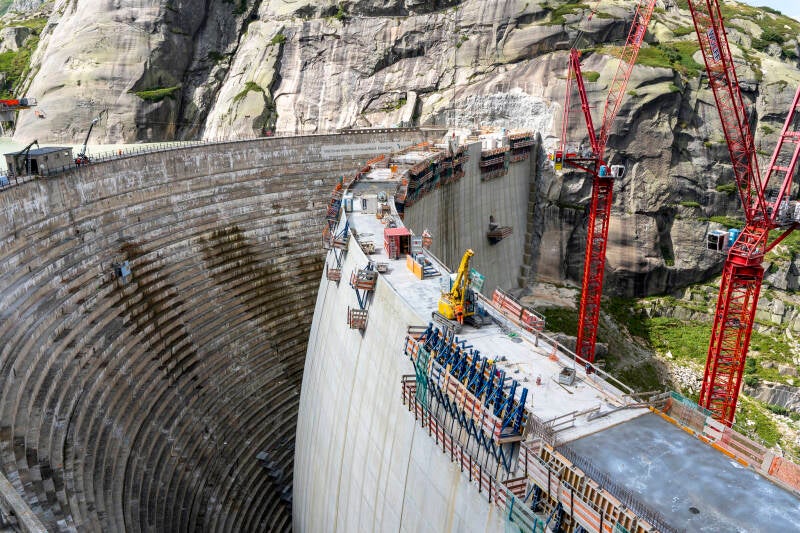 Zu sehen ist der Neubau Staumauer Spitallamm am Grimselsee.