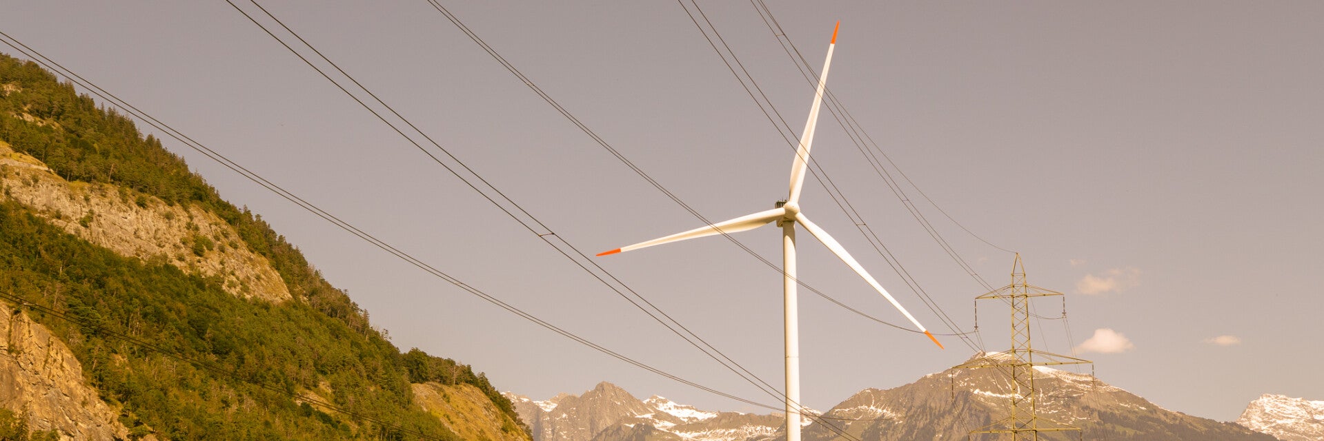 Zu sehen ist die Windenergieanlage in Haldenstein im Kanton Graubünden.