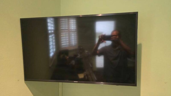 Samsung UN40MU6290F -40-inch 4K UHD Smart LED TV